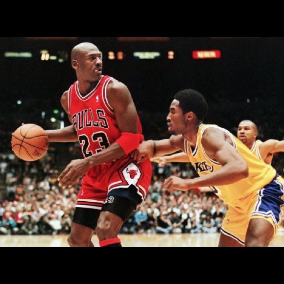 NWT ADIDAS LAKERS GAME TEE - Picture 8 of 8